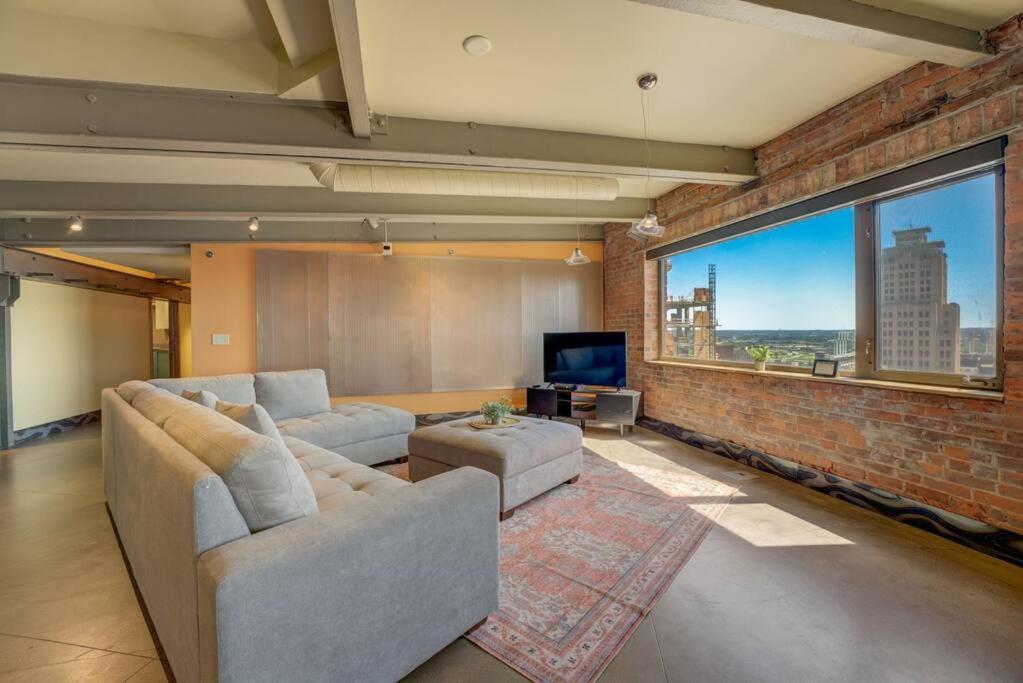 1600 Kcm Penthouse Apartment Cleveland Esterno foto